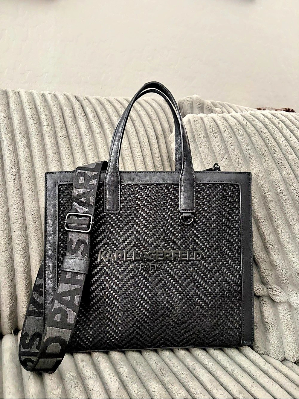 KARL LAGERFELD Black Tote Bag Like New